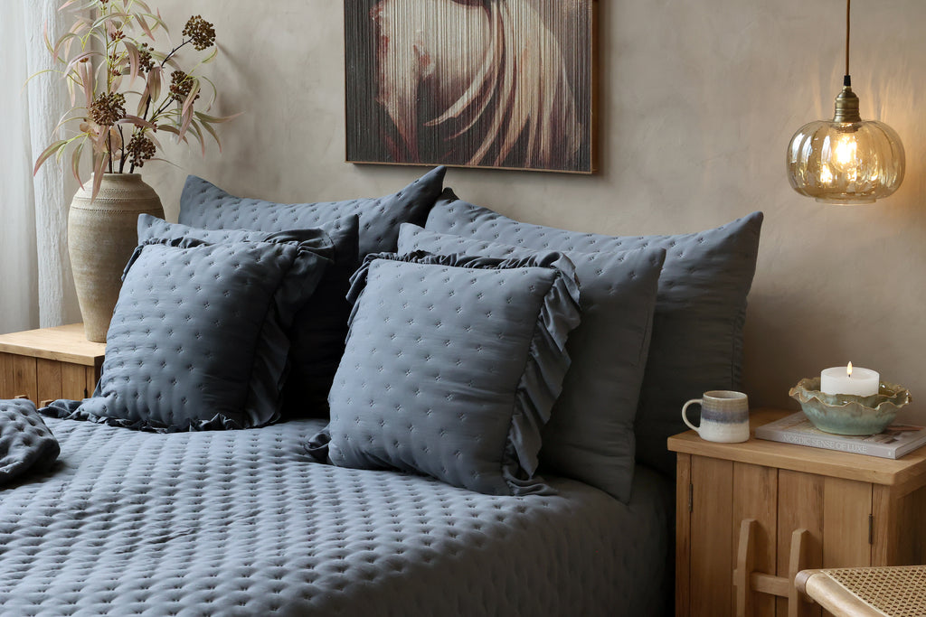 Aix Soft putetrekk med volangkant – Midnight