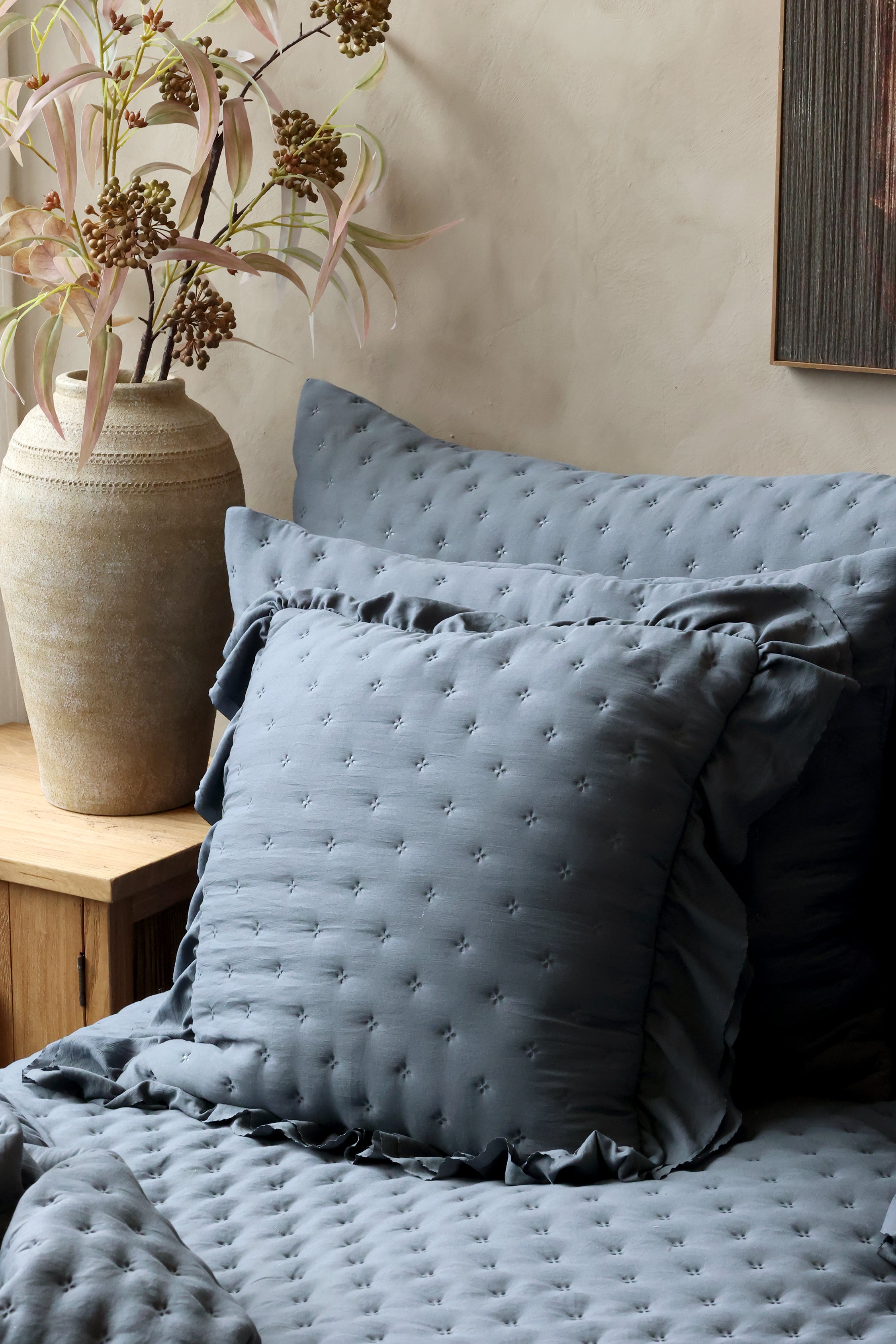 Aix Soft putetrekk med volangkant – Midnight
