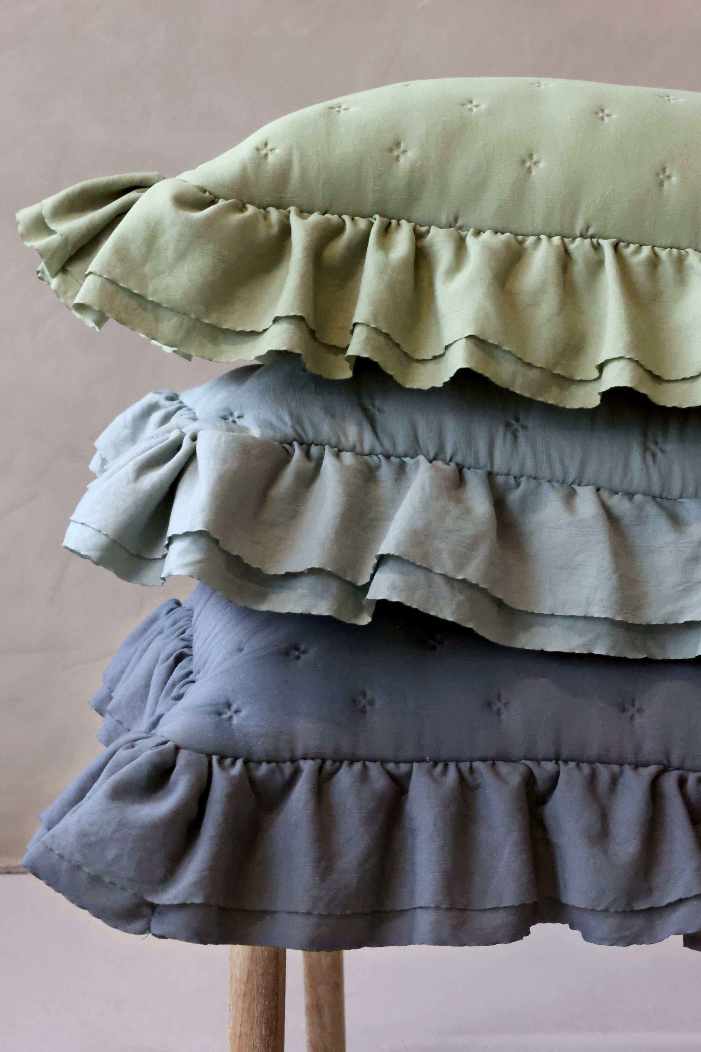 Aix Soft putetrekk med volangkant – Midnight