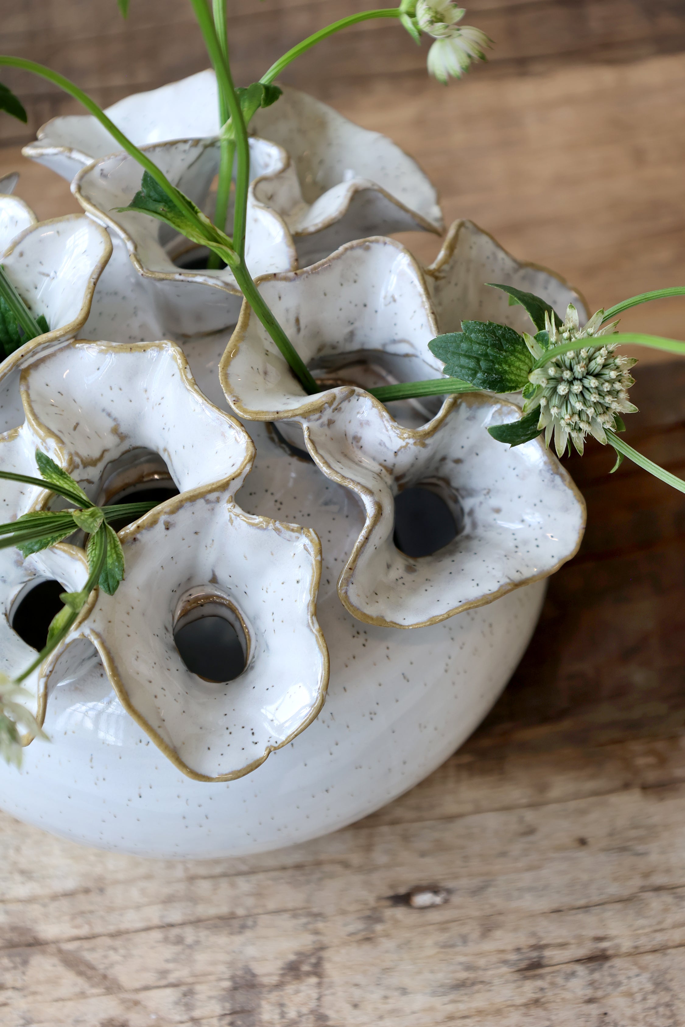 Vase m. 12 huller til blomster