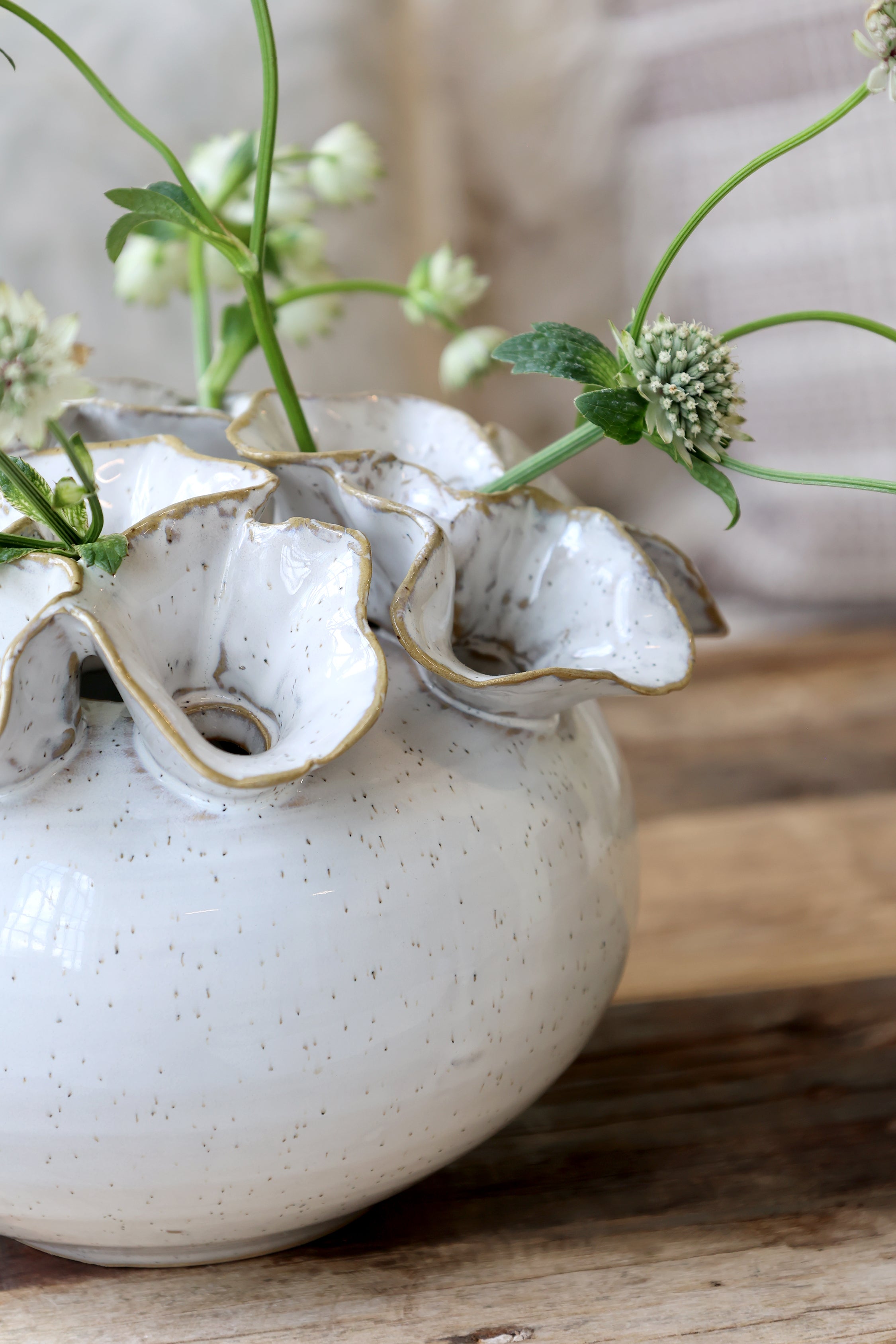 Vase m. 12 huller til blomster