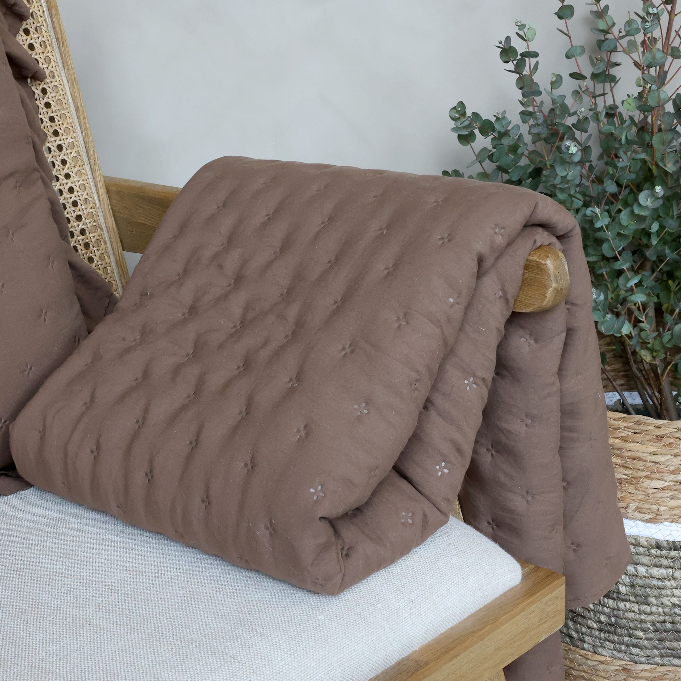 Aix Soft Quilt – Valnøtt