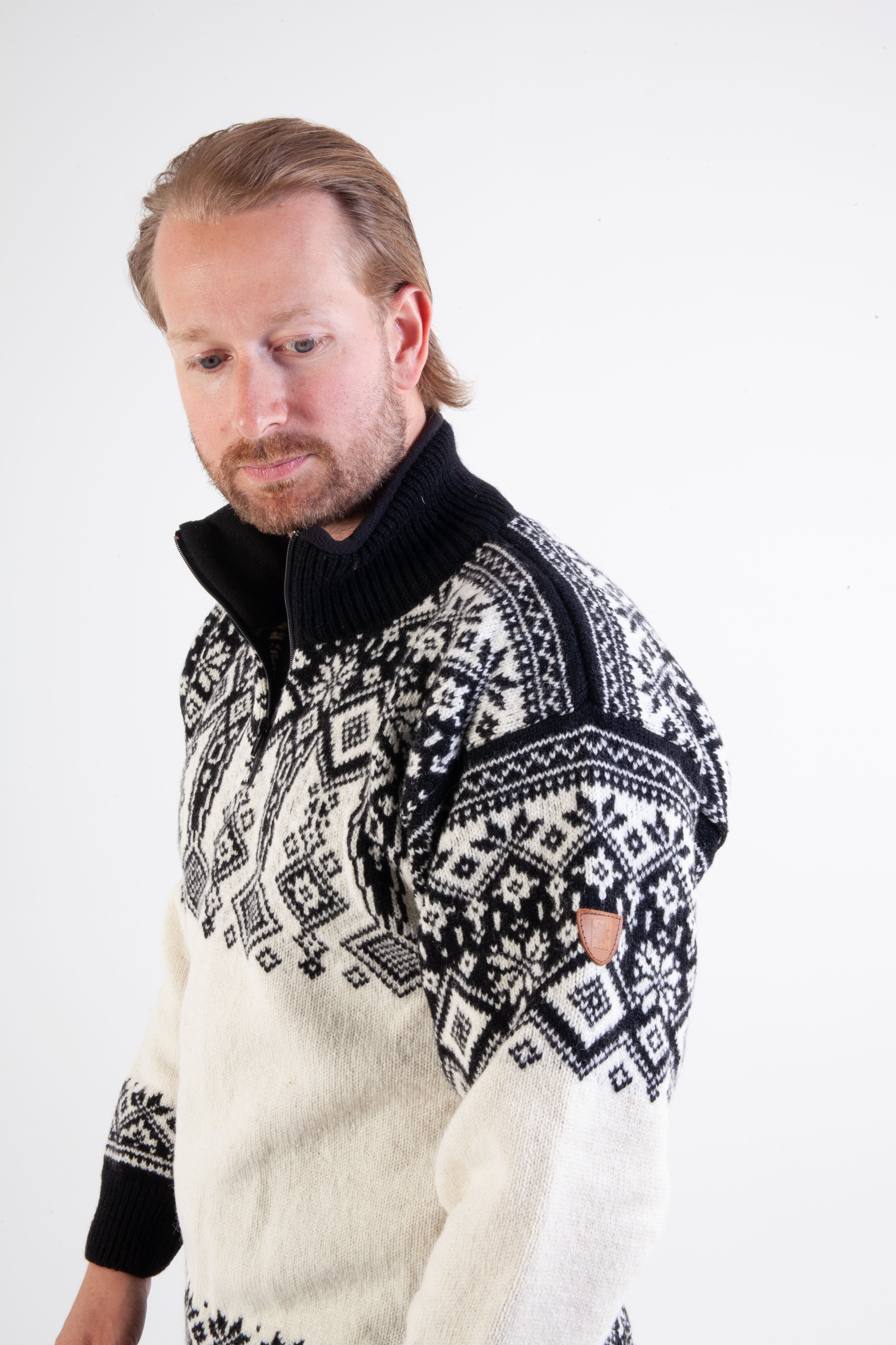 Hallingdal høy hals m/zip hvit/sort